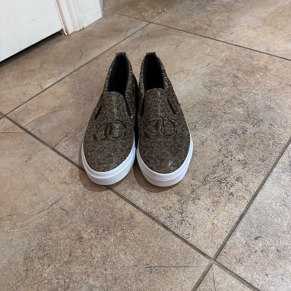 Juicy Couture Gold Cheetah Print Glitter Slip ons‎